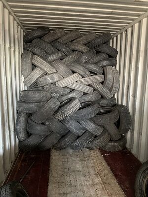 Loading image when exporting used tires(to South Asia)